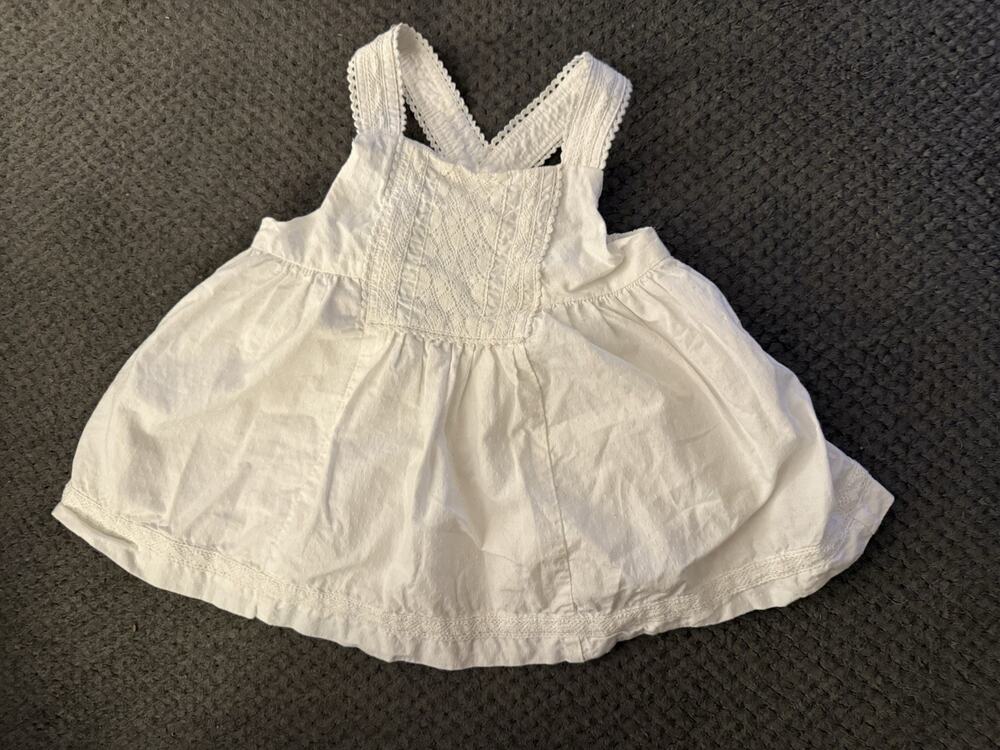 Haute Baby Girls 5T White Lace Eyelet Dress Square Neck Ruffle Hem Boutique
